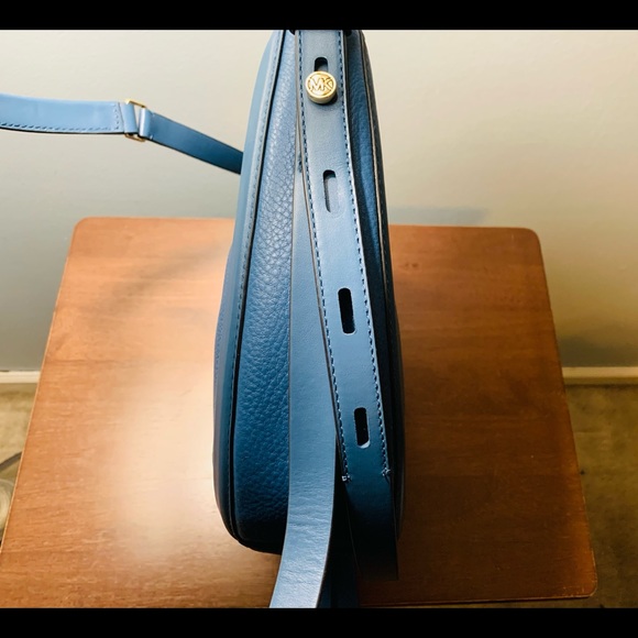 Michael Kors Crossbody Bag - Picture 2 of 5